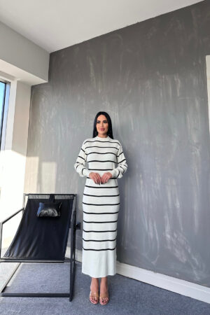 BİSİKİLET YAKA ÇİZGİLİ TRİKO  STANDART BEDEN (S/M/L/XL)UYUMLUDUR