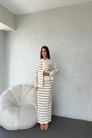 BİSİKLET YAKA DÜĞME DETAYLI TRİKO TAKIM ELBİSE STANDART BEDEN (S/M/L/XL) UYUMLUDUR