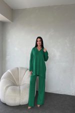 V YAKA ÖRGÜ ÖRGÜ DETAYLI TRİKO  TAKIM ELBİSE STANDART BEDEN (S/M/L/XL) UYUMLUDUR