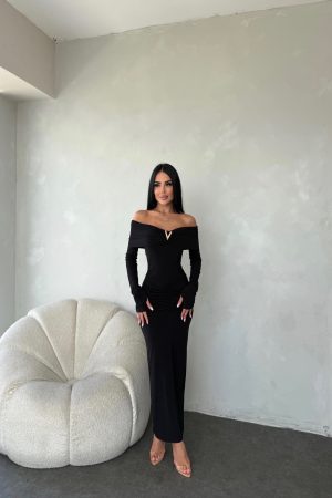 MADONNA YAKA TOKA DETAYLI SANDY ELBİSE