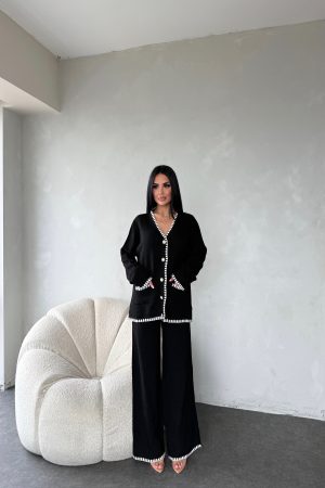 CEPLİ HIRKALI DESENLİ TRİKO TAKIM ELBİSE STANDART BEDEN (S/M/L/XL) UYUMLUDUR