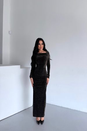 MADONNA YAKA SİMLİ BÜZGÜLÜ ELBİSE