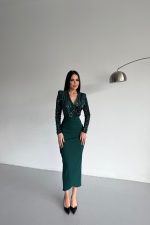 KRUVAZE YAKA ÜSTÜ PUL PAYETLİ TASARIM ELBİSE