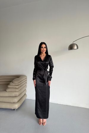 KRUVAZE YAKA KUŞAKLI SATEN ELBİSE