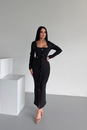 KARE YAKA DÜĞME DETAYLI TASARIM ELBİSE