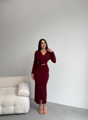 V YAKA TASARIM ELBİSE