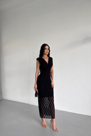 V YAKA TASARIM DANTEL ELBİSE